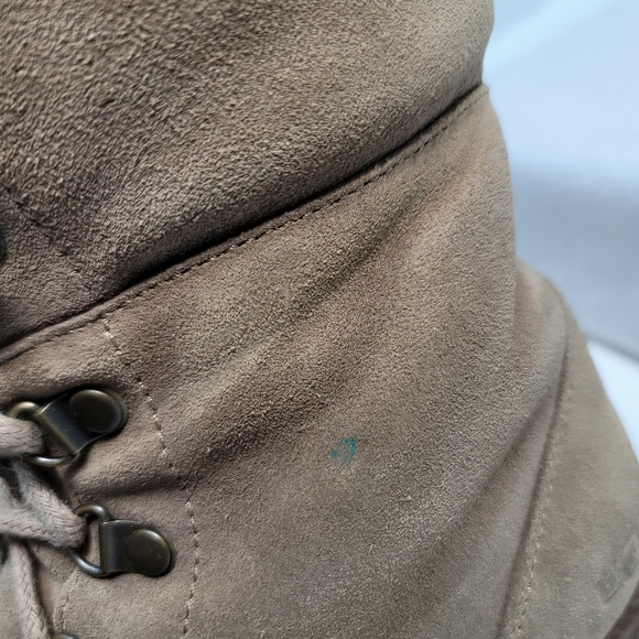 UGG Australia suede leather upper and sheepskin - Picture 9 of 16